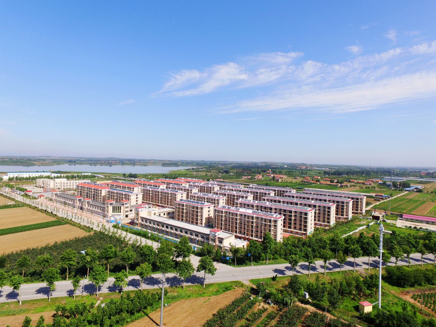 华体会(中国)一站式服务平台莱西平度公司河头店镇龙泉湖社区项目实景图01_compressed